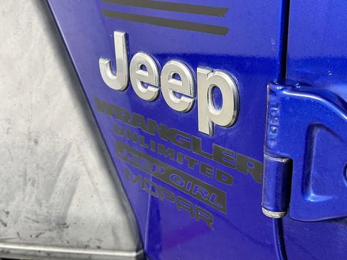 Used 2018 Jeep Wrangler Unlimited Sport image 7