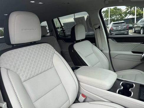 Used 2026 GMC Acadia Denali w/ Super Cruise Package AWD/4WD image 23