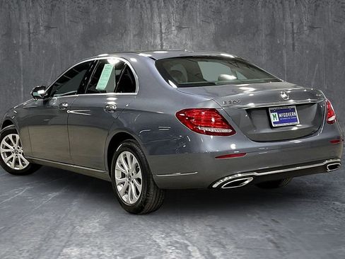 Used 2019 Mercedes-Benz E 300 4MATIC image 4