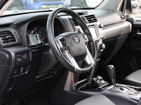 Used 2018 Toyota 4Runner SR5 Premium image 15