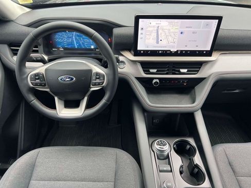 Used 2026 Ford Explorer Active AWD/4WD image 17