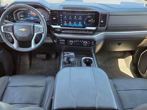Used 2023 Chevrolet Silverado 1500 LTZ w/ LTZ Convenience Package II AWD/4WD image 12
