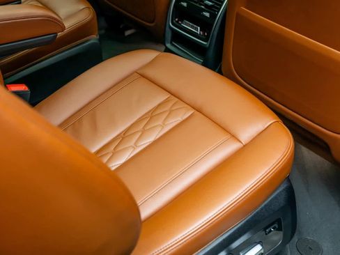 Used 2023 BMW X7 xDrive40i w/ Executive Package image 57