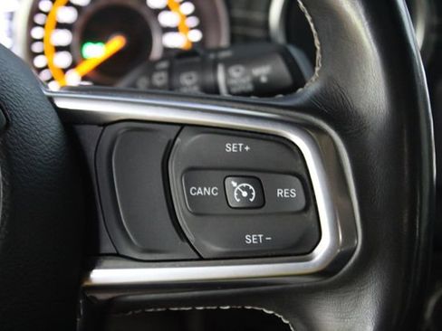 Used 2018 Jeep Wrangler Unlimited Sahara w/ Uconnect 4C Nav & Sound Group AWD/4WD image 15