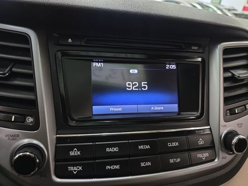 Used 2017 Hyundai Tucson SE AWD/4WD image 16