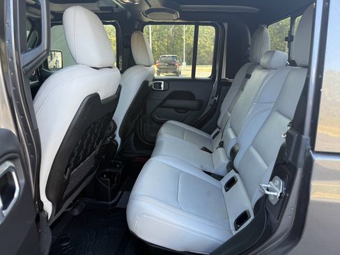 Used 2021 Jeep Gladiator Mojave image 14