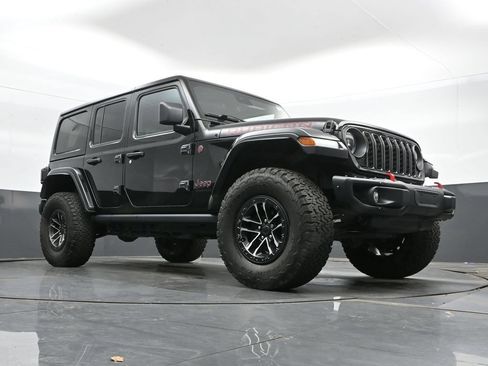 Used 2024 Jeep Wrangler Unlimited Rubicon AWD/4WD image 44