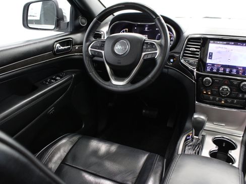 Used 2019 Jeep Grand Cherokee Overland RWD image 34