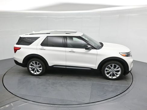 Certified 2022 Ford Explorer Platinum w/ Technology Package image 57