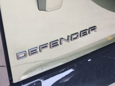 New 2026 Land Rover Defender 110 X-Dynamic SE image 8