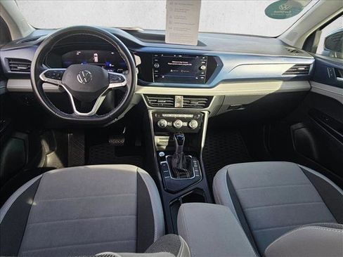 Certified 2024 Volkswagen Taos SE image 15