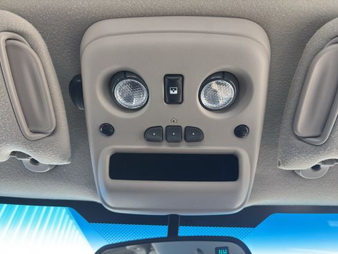 Used 2005 Cadillac Escalade EXT AWD/4WD image 25