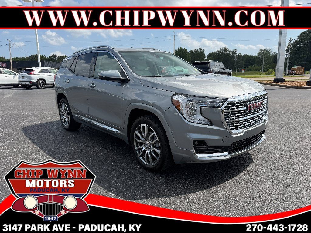 Used 2024 GMC Terrain Denali w/ Denali Premium Package AWD/4WD image 1