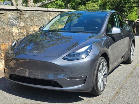 Used 2023 Tesla Model Y Long Range AWD/4WD image 14