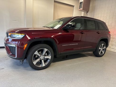 New 2026 Jeep Grand Cherokee Limited AWD/4WD image 13