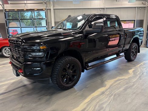 Used 2025 RAM 2500 Big Horn AWD/4WD image 36