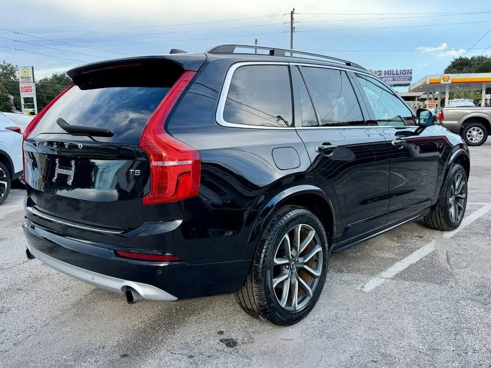 Used 2019 Volvo XC90 T5 Momentum w/ Multimedia Package FWD image 5