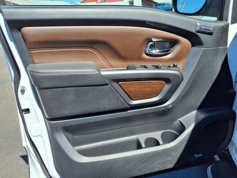 Used 2019 Nissan Titan Platinum Reserve w/ Platinum Utility Package image 11