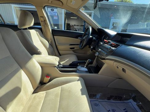 Used 2012 Honda Accord LX image 18