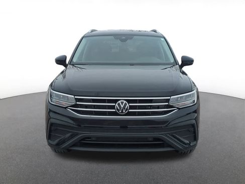 Used 2022 Volkswagen Tiguan SE image 9