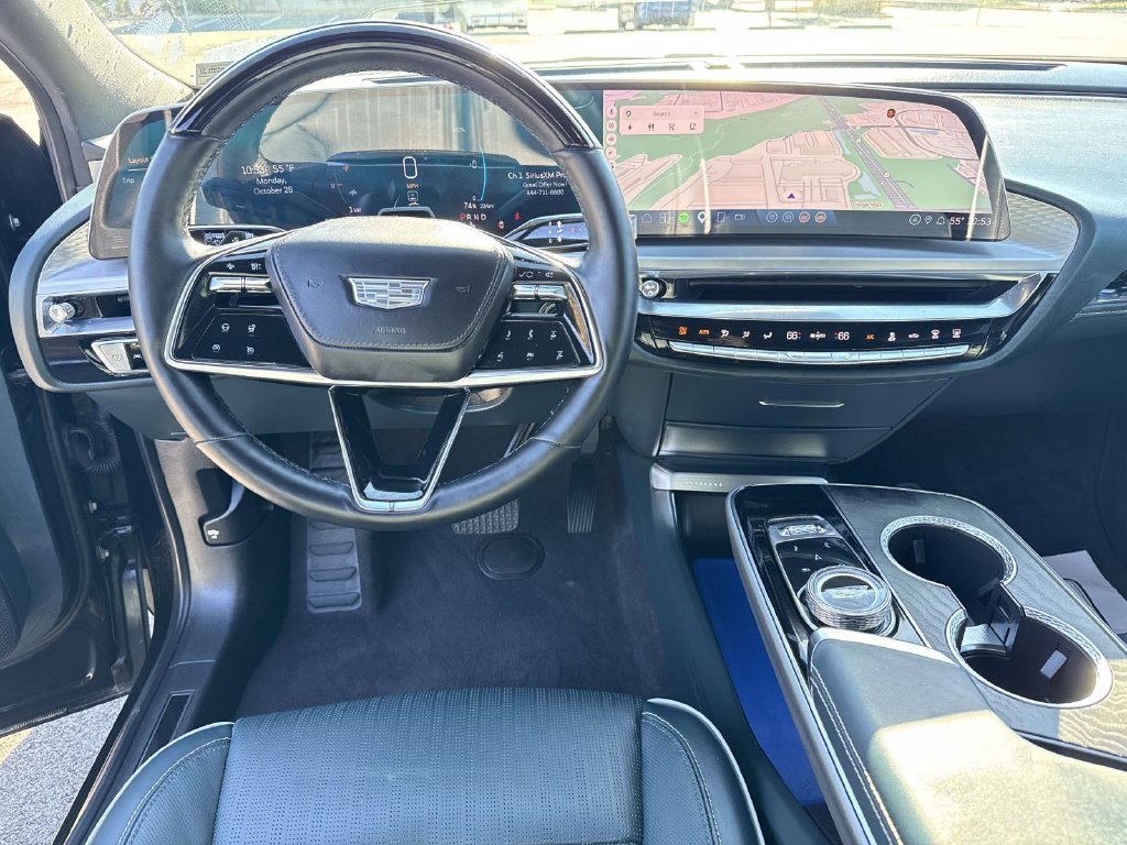 Used 2024 Cadillac Lyriq Luxury w/ Nappa Leather Package AWD/4WD image 30