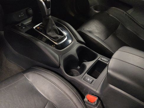 Used 2019 Nissan Rogue SL w/ Premium Package FWD image 26