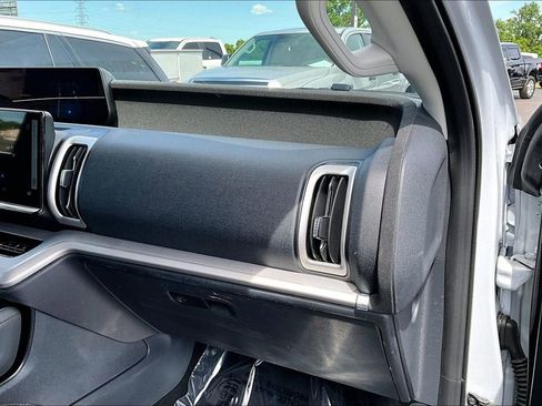 Used 2025 Ford Expedition Max Active AWD/4WD image 29