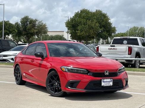 Used 2023 Honda Civic Sport image 2