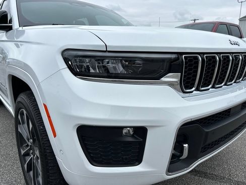 Used 2022 Jeep Grand Cherokee Overland w/ Adv Protech Group III AWD/4WD image 2