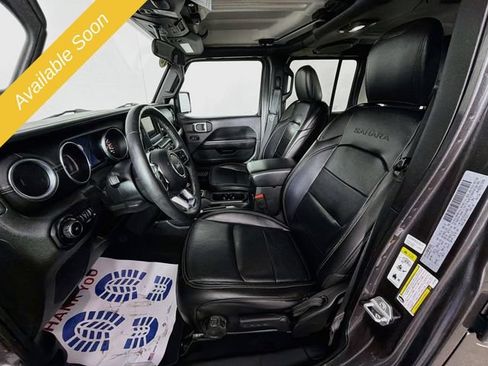 Used 2018 Jeep Wrangler Unlimited Sahara AWD/4WD image 19
