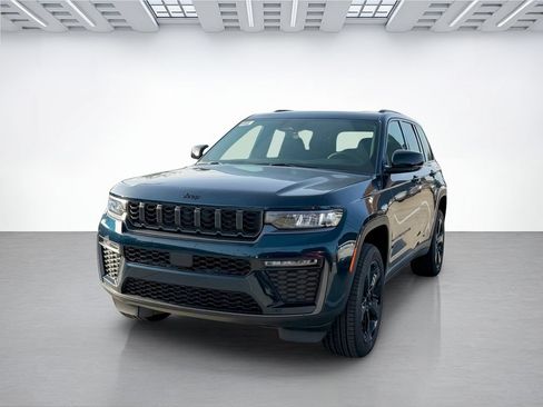 New 2026 Jeep Grand Cherokee Limited w/ Limited Altitude Package RWD image 7