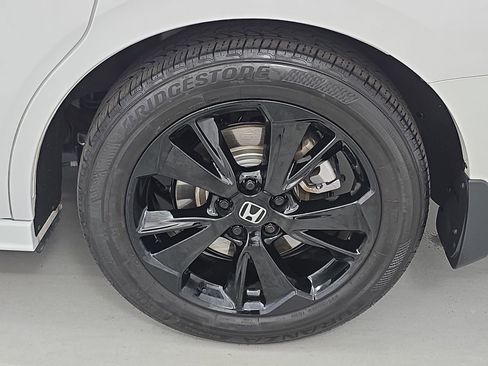 Certified 2024 Honda Odyssey Sport image 35