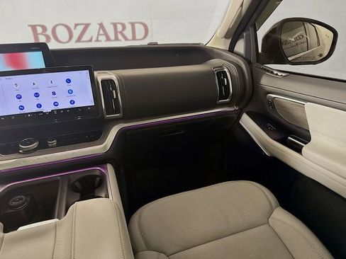 Certified 2025 Ford Expedition Max Platinum w/ Platinum Ultimate Package image 29