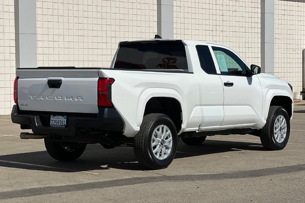 Certified 2026 Toyota Tacoma SR w/ SR Upgrade Package AWD/4WD image 5