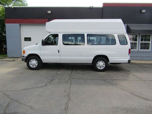 Used 2007 Ford E-350 and Econoline 350 Extended Super Duty image 14
