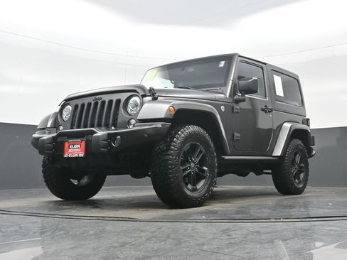 Used 2017 Jeep Wrangler Sahara image 22