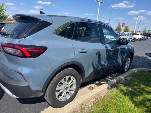 Used 2024 Ford Escape Active AWD/4WD image 4