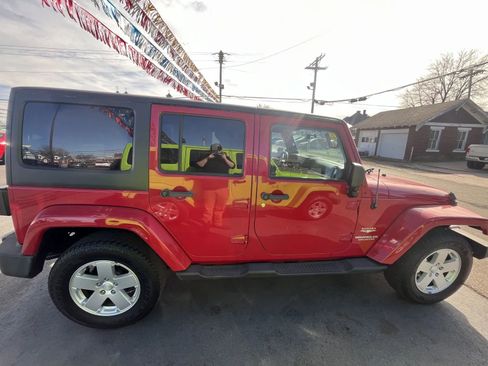 Used 2012 Jeep Wrangler Unlimited Sahara image 8