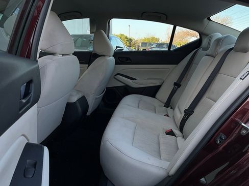 Used 2025 Nissan Altima 2.5 SV image 11