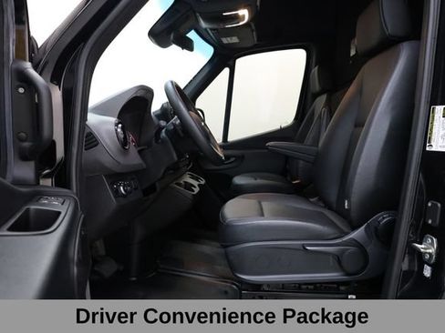 Used 2022 Mercedes-Benz Sprinter 2500 image 18