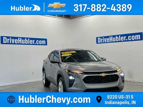 Used 2024 Chevrolet Trax LS w/ LS Convenience Package FWD image 1