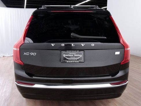 Certified 2024 Volvo XC90 T8 Ultimate w/ Protection Package Premier image 4