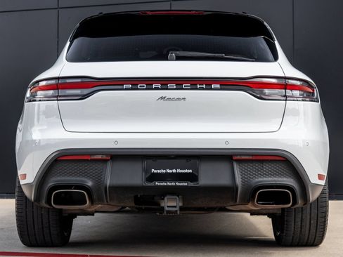 Certified 2024 Porsche Macan AWD/4WD image 10