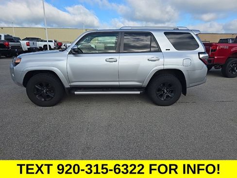 Used 2017 Toyota 4Runner SR5 AWD/4WD image 3