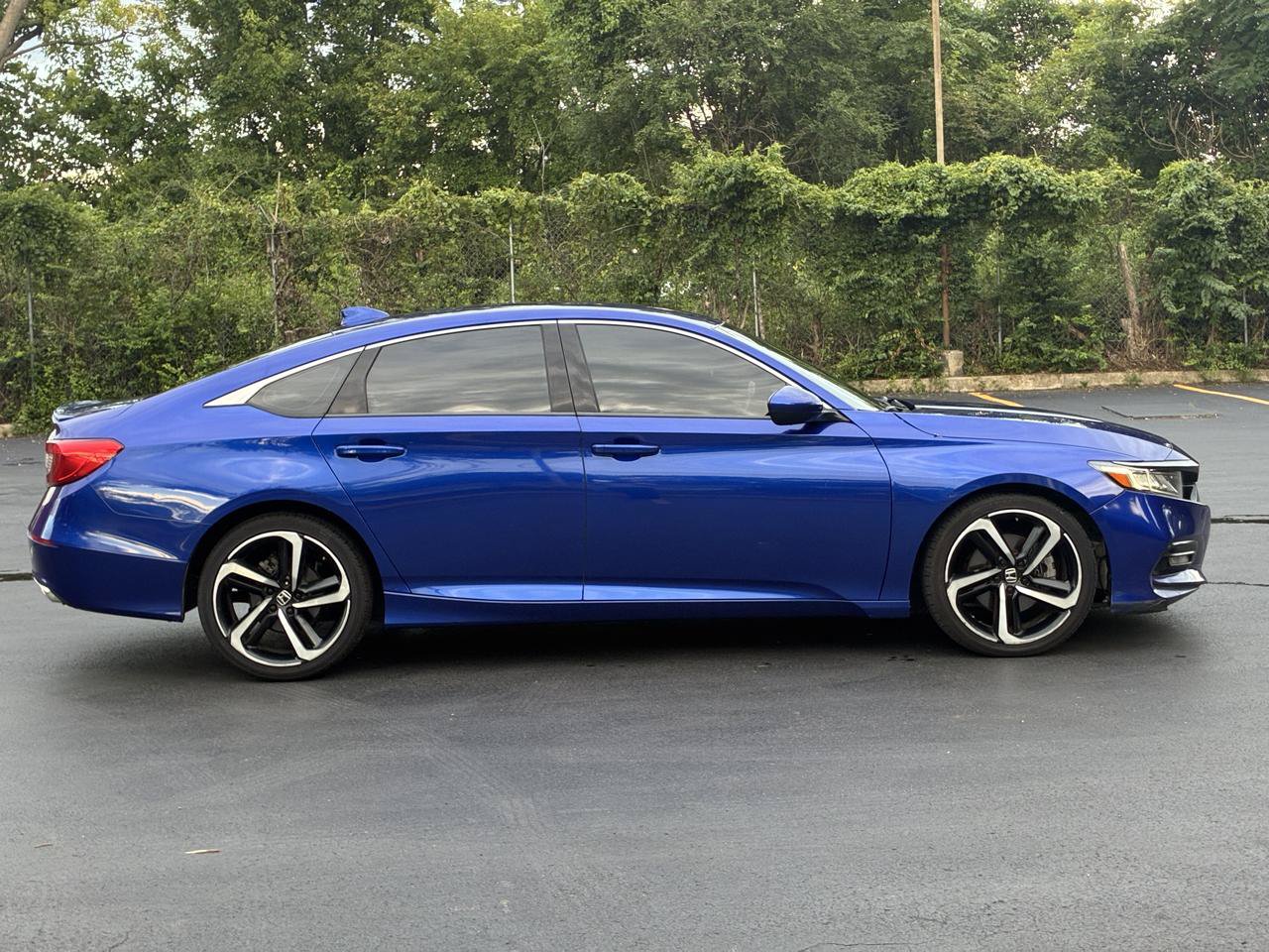 Used 2018 Honda Accord Sport image 5