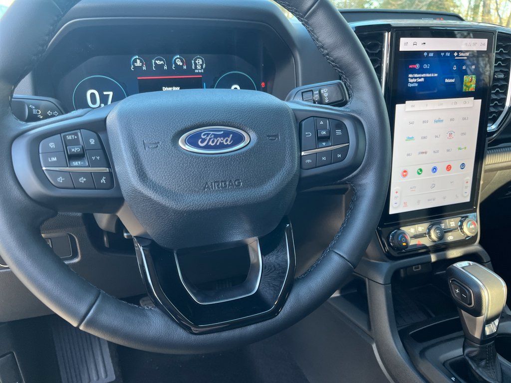 New 2025 Ford Ranger Lariat w/ FX4 Off-Road Package AWD/4WD image 11