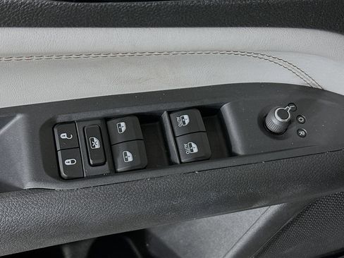 Used 2025 Jeep Compass Limited AWD/4WD image 14