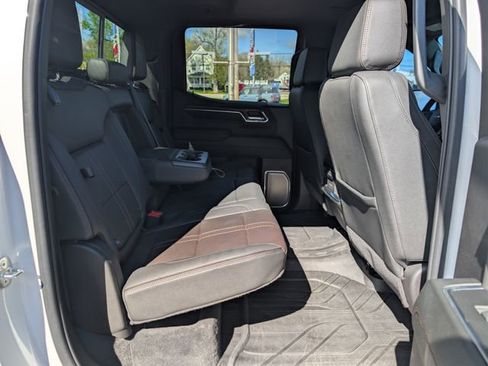 Used 2024 Chevrolet Silverado 1500 High Country w/ High Country Premium Package AWD/4WD image 17