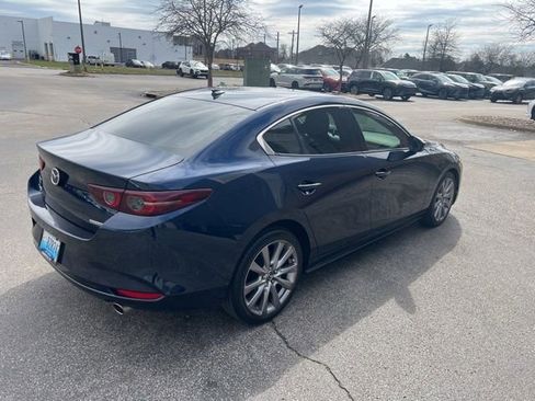 Used 2019 MAZDA MAZDA3 Sedan w/ Premium Package image 3
