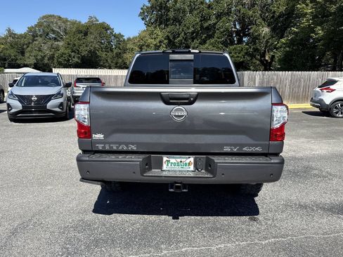 Used 2024 Nissan Titan SV w/ SV Convenience Package AWD/4WD image 4